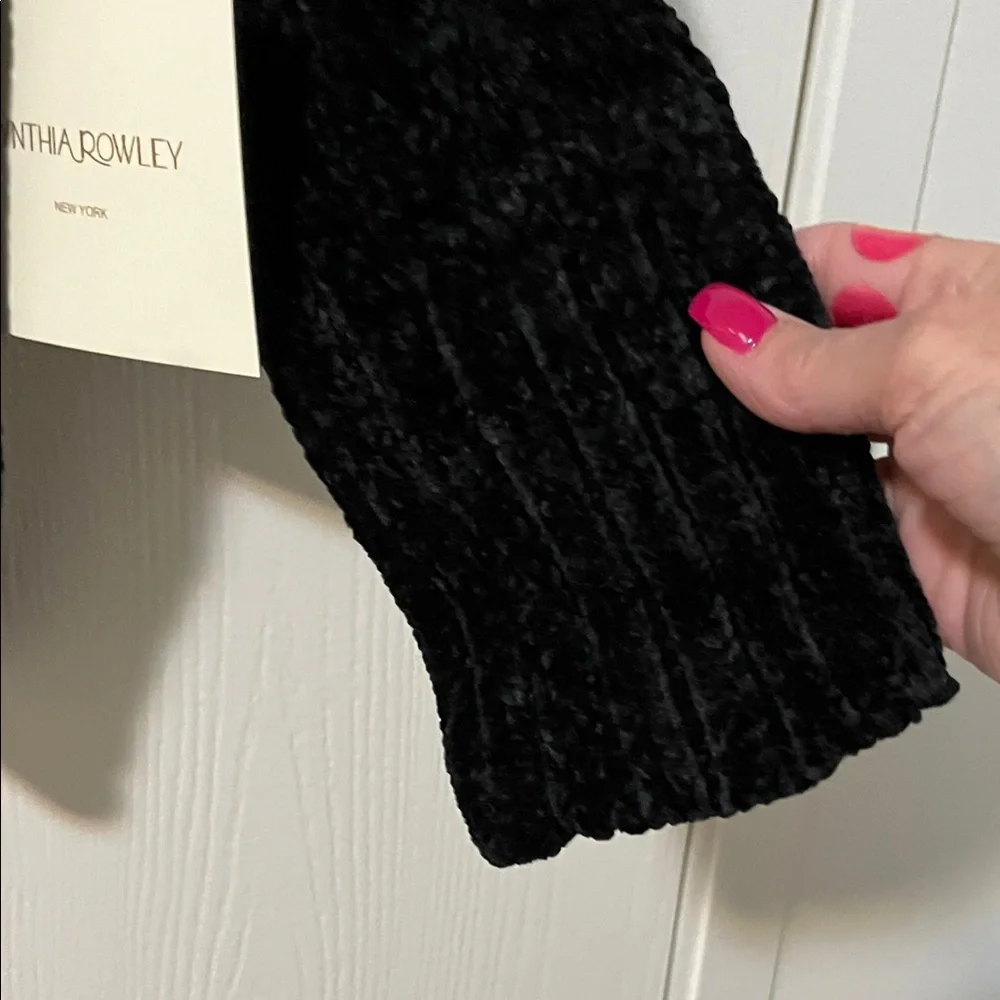 NWT Cynthia Rowley Black Chenille Cropped Crew Neck Sweater Medium - Picture 6 of 12